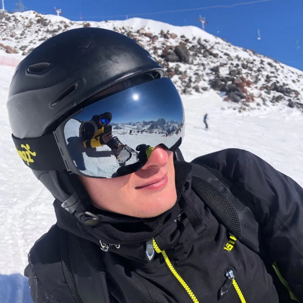 Magnetic Ski Goggles with Quick-Change Lens & UV400